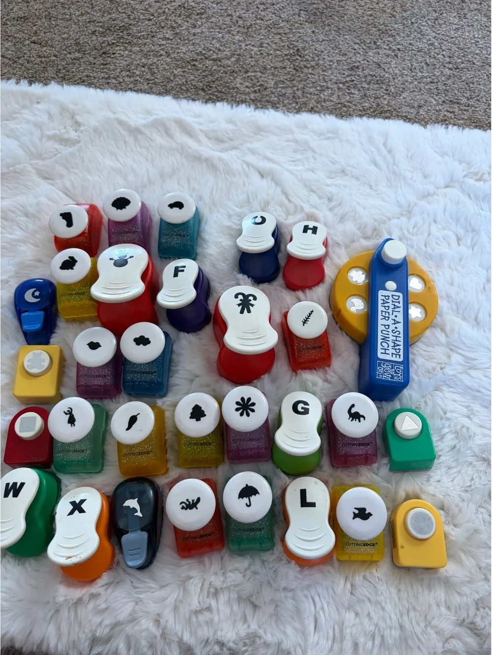 Vintage Paper Punchers lot of 31